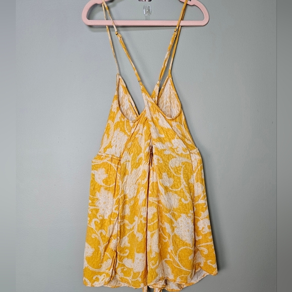 By Anthropologie Sensual Strappy Romper, Yellow Motif, Size Medium - Picture 13 of 17